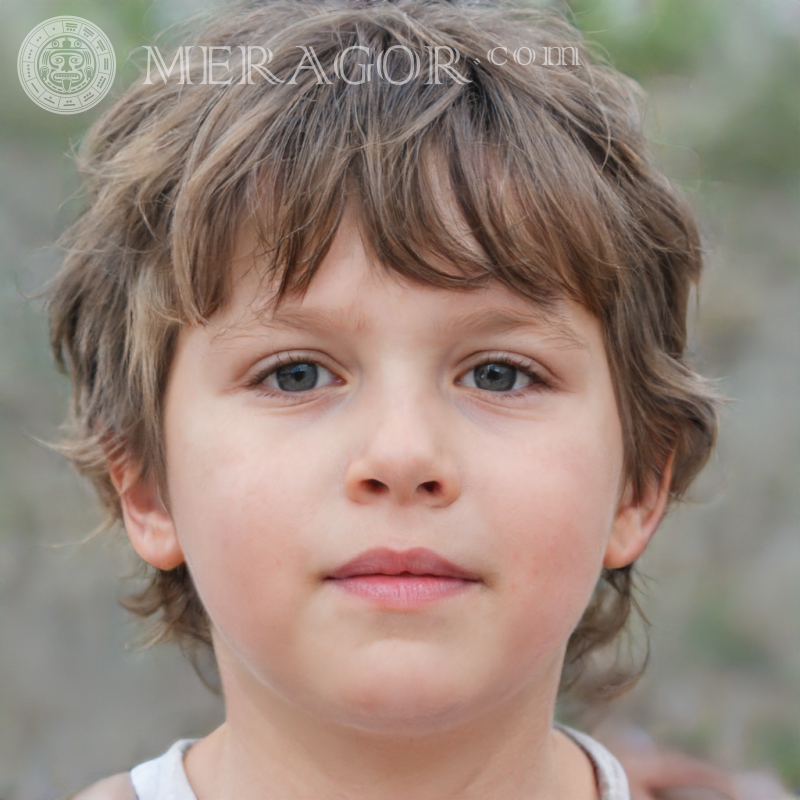 Photo un garçon aux cheveux bruns pour YouTube Visages de garçons Européens Infantiles Jeunes garçons