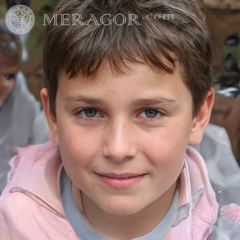 Foto com garotinho fofo Rostos de meninos Europeus Infantis Meninos jovens