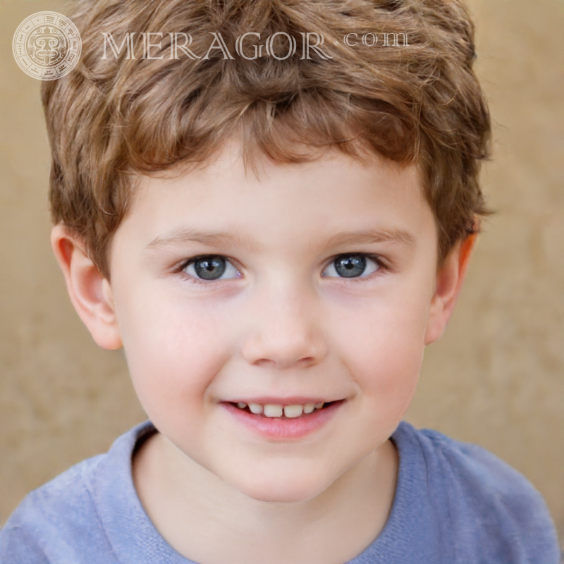 La cara de un lindo chico alegre. Rostros de niños Europeos Rusos Ucranianos