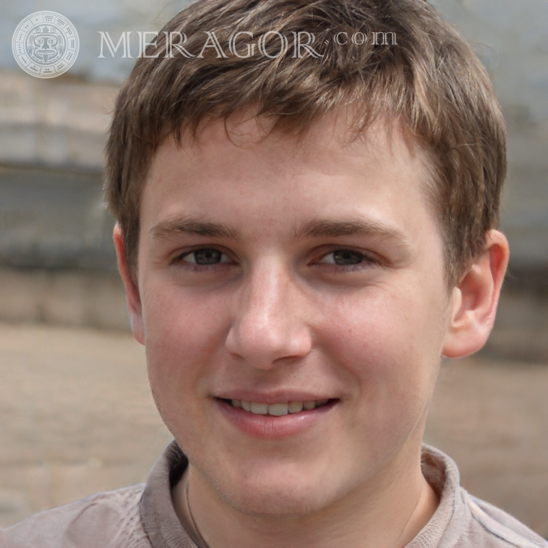 Fröhliches Jungengesicht für Boten Gesichter von Jungen Europäer Russen Ukrainer