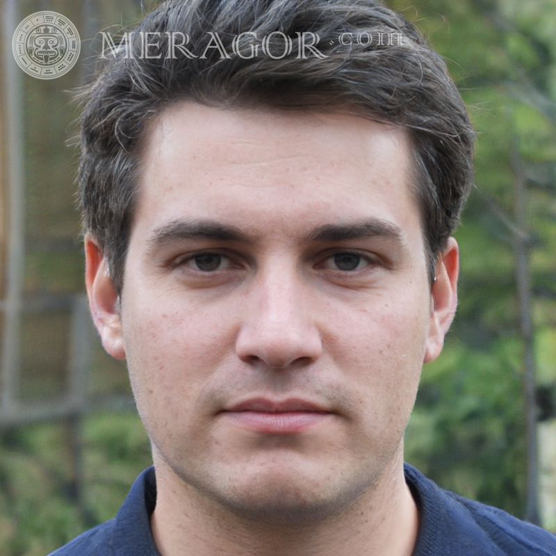 Foto de um homem em um perfil foto falsa Rostos de homens Europeus Russos Pessoa, retratos