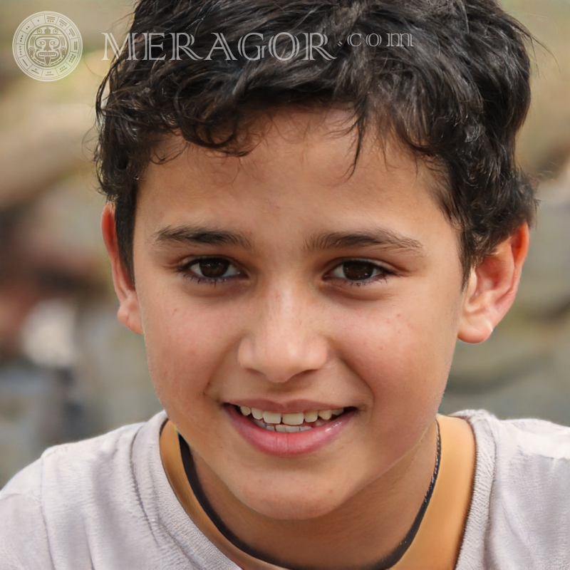 Carita de chico lindo para Twitter Rostros de niños Árabe, musulmán Infantiles Chicos jóvenes