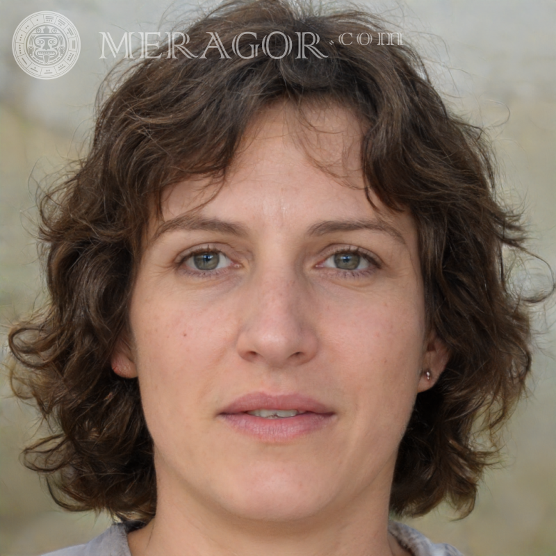 Visage de femme de 40 ans Visages de femmes Européens Russes Visages, portraits