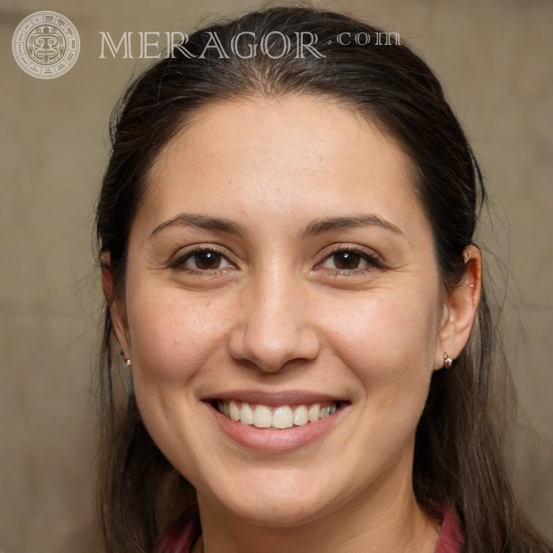 Gesichtsfoto einer Frau für Dokumente, die 31 Jahre alt sind Gesichter von Mädchen Europäer Italiener Spanier