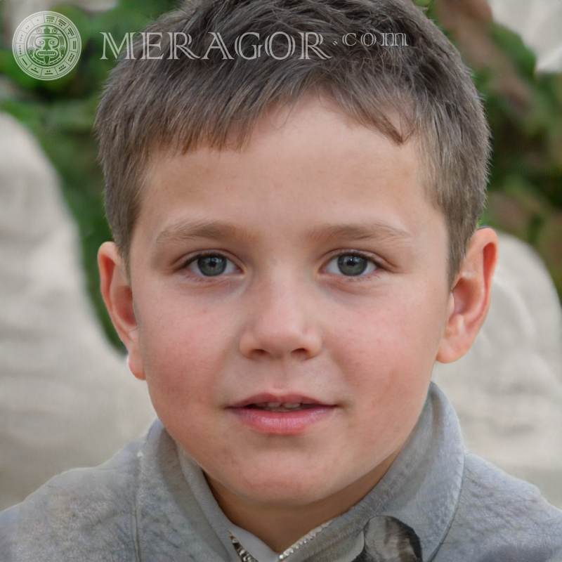 Faux visage de petit garçon mignon pour Instagram Visages, portraits Européens Russes Ukrainiens