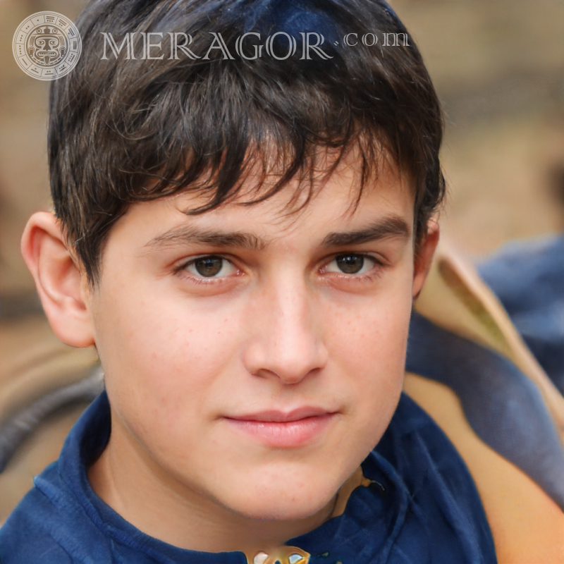 Laden Sie das Gesicht eines bescheidenen Jungen mit kurzem Haarschnitt herunter Gesichter von Jungen Europäer Russen Ukrainer