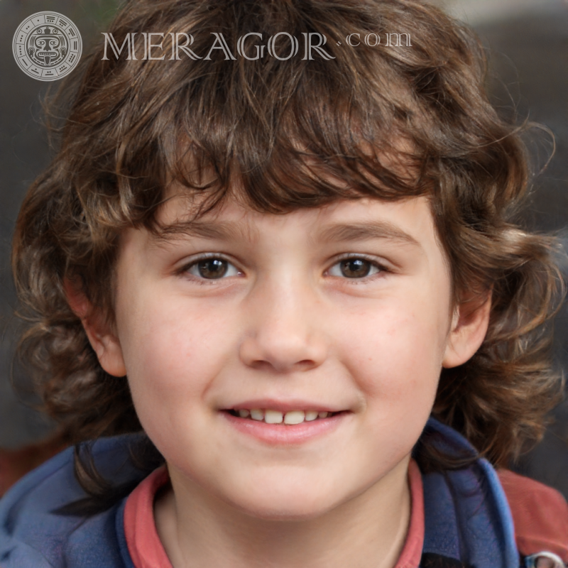 Téléchargez le visage un garçon joyeux pour la couverture Visages de garçons Européens Russes Ukrainiens