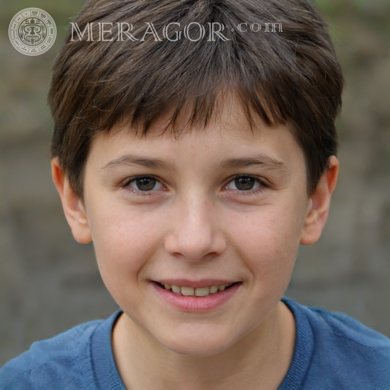 Descarga una foto falsa de un niño con un corte de pelo corto Rostros de niños Europeos Rusos Ucranianos