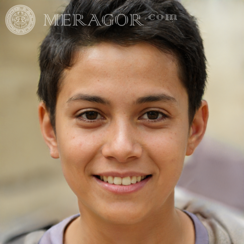 Télécharger le portrait un garçon heureux pour TikTok Visages de garçons Arabes, musulmans Infantiles Jeunes garçons