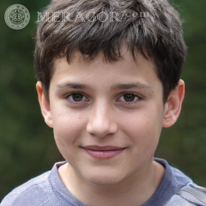 Laden Sie das Porträt eines süßen Jungen für Instagram herunter | 0 Gesichter von Jungen Europäer Russen Ukrainer