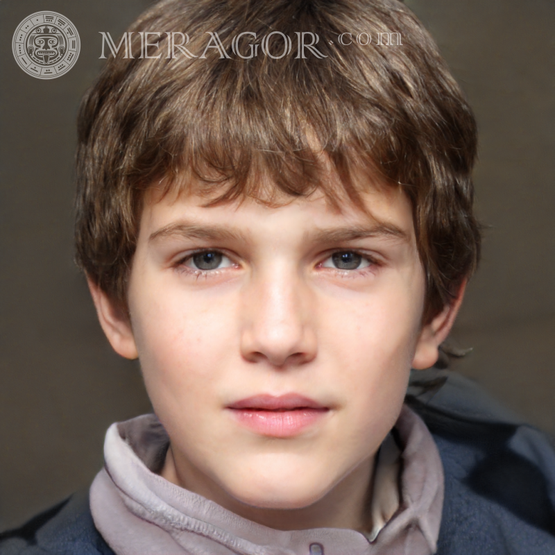 Laden Sie das Porträt eines süßen braunhaarigen Jungen für Instagram herunter Gesichter von Jungen Europäer Russen Ukrainer