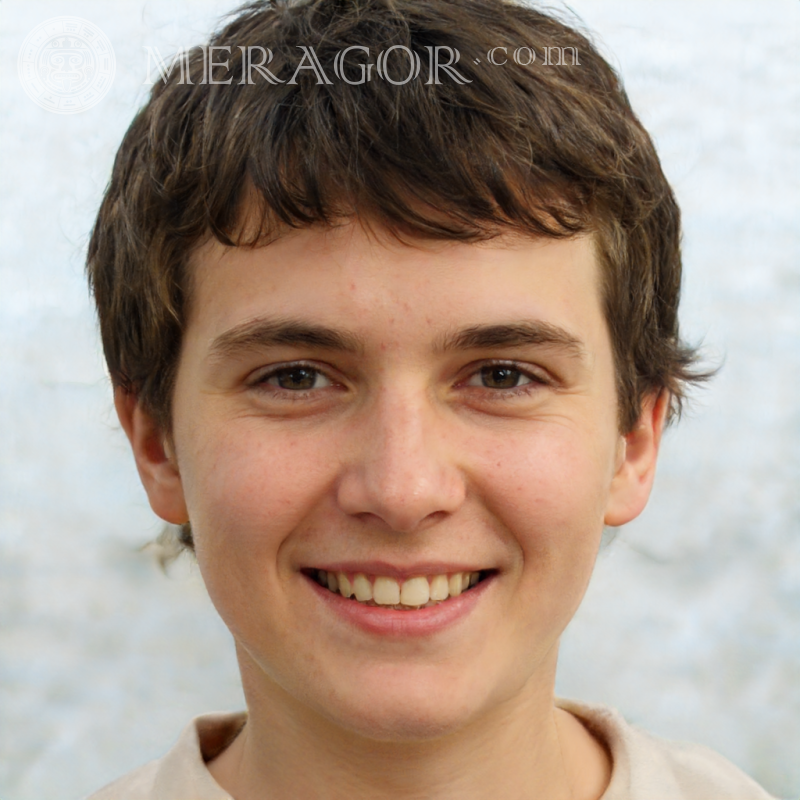 Laden Sie das gefälschte Porträt eines fröhlichen Jungen für Twitter herunter Gesichter von Jungen Europäer Russen Ukrainer