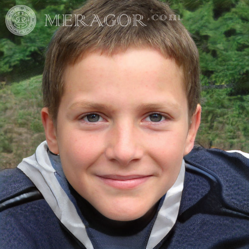 Laden Sie das gefälschte Porträt eines lächelnden Jungen für das Profil herunter Gesichter von Jungen Europäer Russen Ukrainer