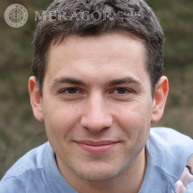 Le visage un mec de 17 ans sur la page inscription Visages de jeunes hommes Européens Russes Visages, portraits