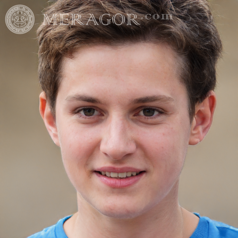 Faux portrait un garçon heureux pour TikTok Visages de garçons Européens Russes Ukrainiens