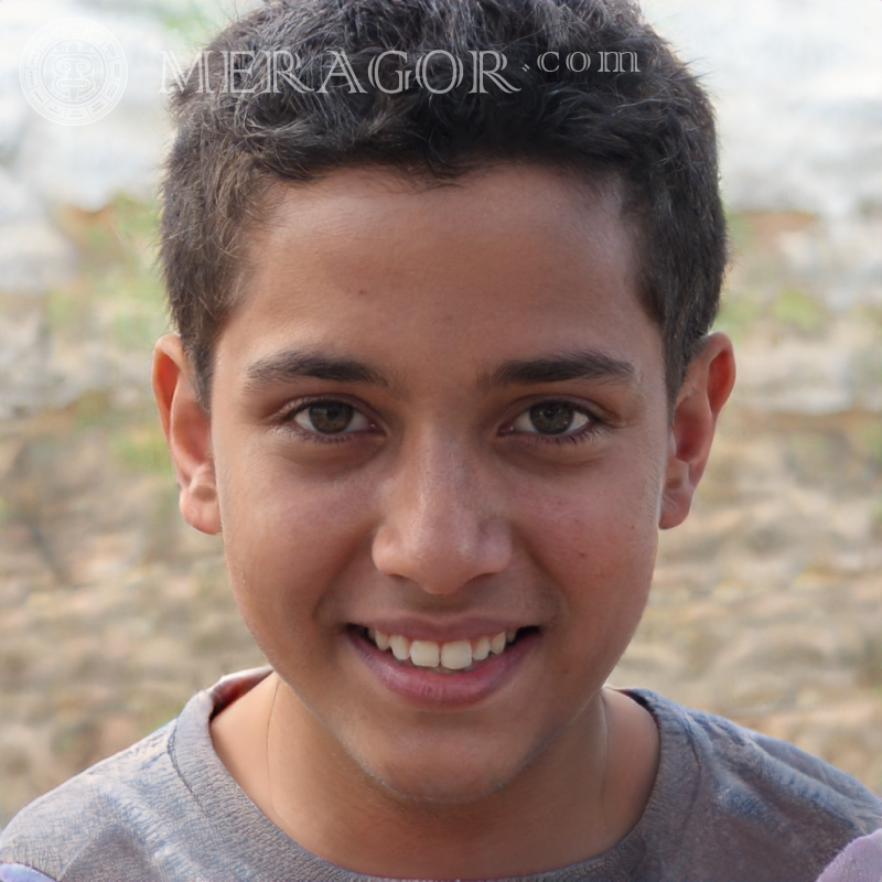 Retrato falso de um menino alegre para o YouTube | 0 Rostos de meninos Arabes, muçulmanos Infantis Meninos jovens