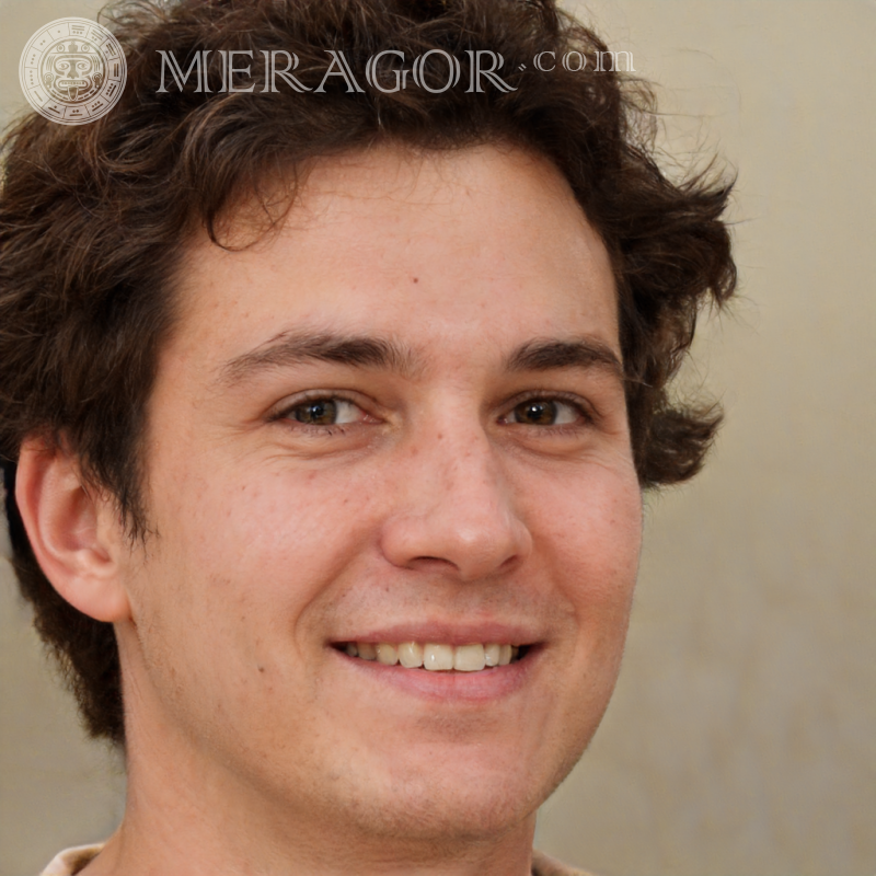 La photo du visage du gars sur le bureau Visages de jeunes hommes Européens Russes Visages, portraits