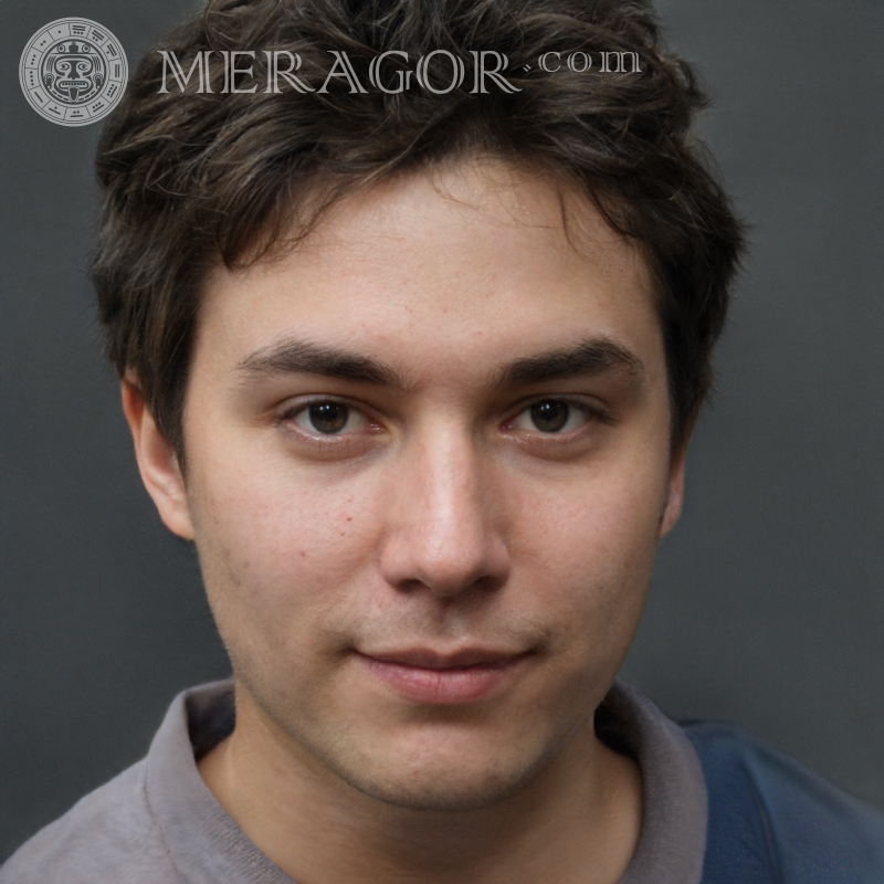 Des visages de mecs de 18 ans créent en ligne Visages de jeunes hommes Européens Russes Visages, portraits