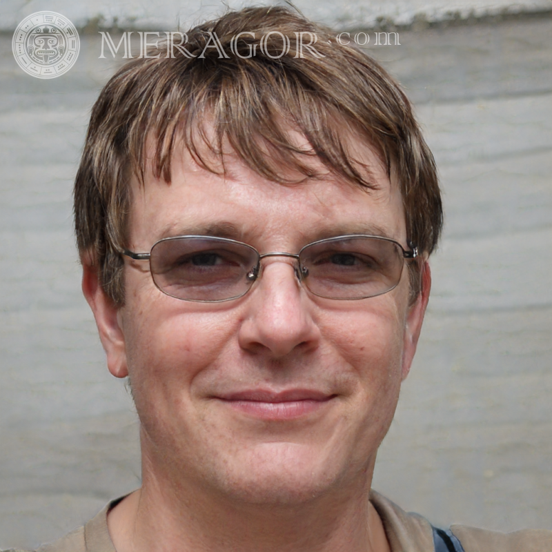 Le visage du gars sur avatar au téléphone Visages de jeunes hommes Européens Russes Visages, portraits