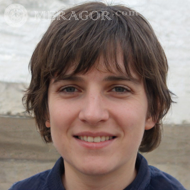 Retrato falso de menino sorridente para a página Rostos de meninos Europeus Russos Ucranianos