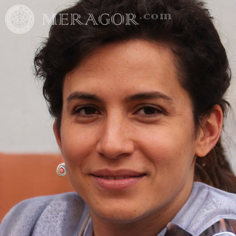 Faux visage un garçon joyeux pour Pinterest sur Meragor.com Visages de garçons Arabes, musulmans Infantiles Jeunes garçons