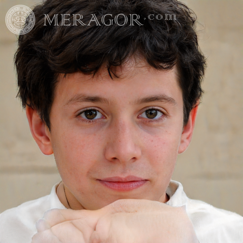 Faux visage de garçon pour Facebook sur Meragor.com Visages de garçons Européens Russes Ukrainiens