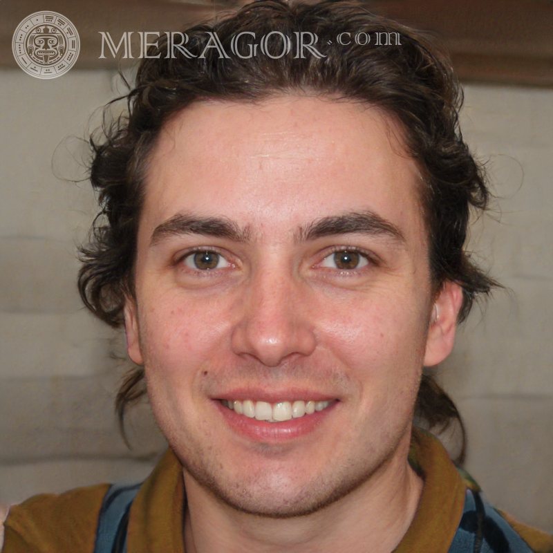 Le visage un beau mec de 22 ans Visages de jeunes hommes Européens Russes Visages, portraits