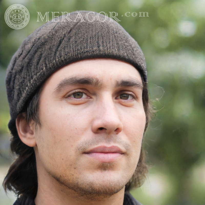Das Gesicht eines 28-jährigen Mannes mit Hut Gesichter von Jungs Europäer Russen Gesichter, Porträts