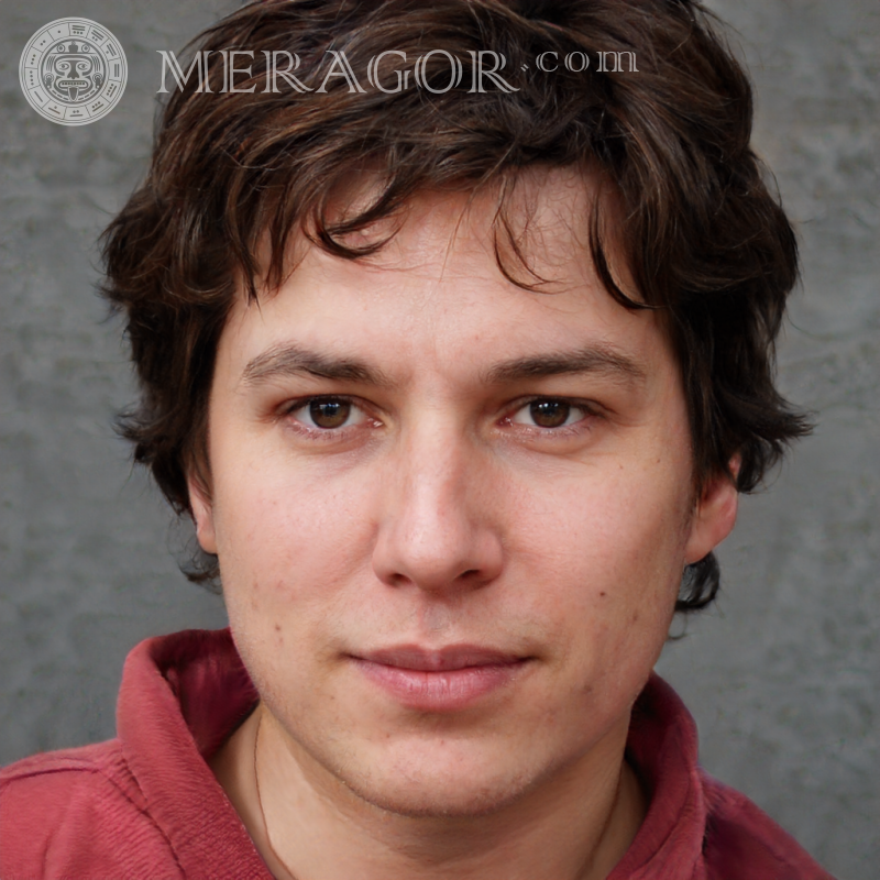 Le visage un mec 24 bouclés Visages de jeunes hommes Européens Russes Visages, portraits
