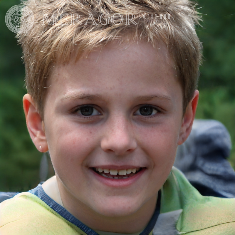 Téléchargement de photo de visage de garçon blond Visages de garçons Européens Russes Ukrainiens