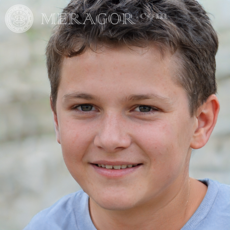 Télécharger la photo du visage un garçon joyeux en ligne Visages de garçons Européens Russes Ukrainiens