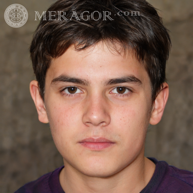 Téléchargez une photo du visage un simple garçon pour les documents Visages de garçons Européens Russes Ukrainiens