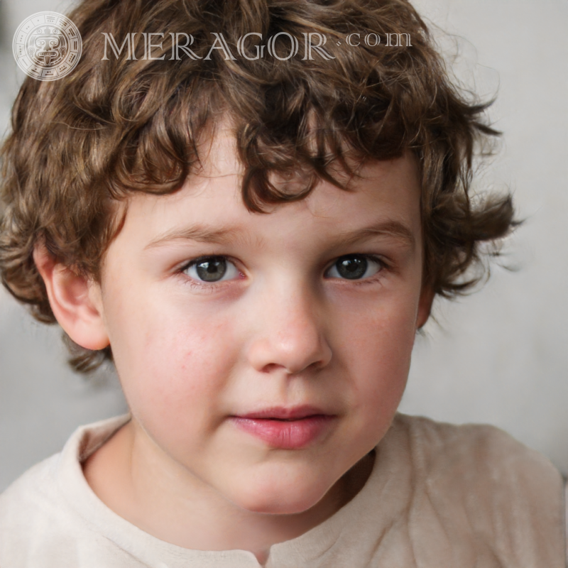 Baixe a foto do rosto aleatório de um garotinho fofo Rostos de meninos Europeus Russos Ucranianos