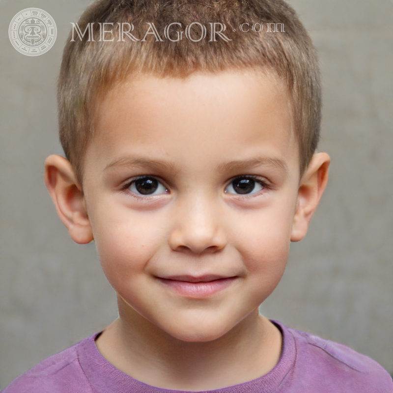 Téléchargez une photo du visage un mignon garçon aux cheveux bruns sur la page inscription Visages de garçons Européens Russes Ukrainiens