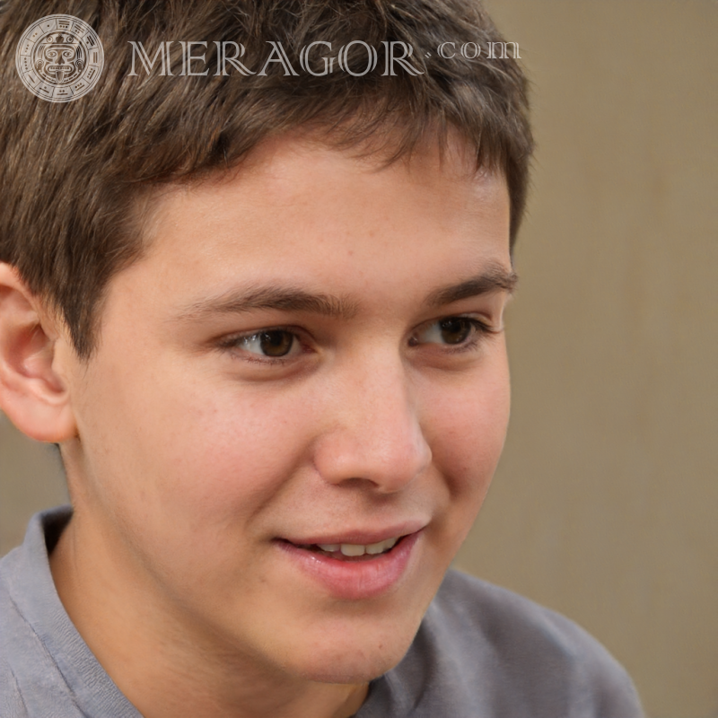 Téléchargez une photo du visage un garçon mignon sur la page inscription Visages de garçons Européens Russes Ukrainiens