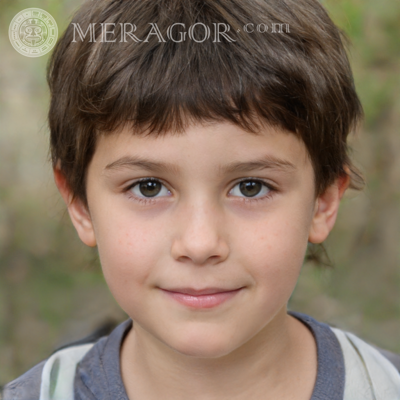 Laden Sie das Gesichtsfoto eines süßen kleinen Jungen herunter, das mit dem Zufallsgesichtsgenerator erstellt wurde Gesichter von Jungen Europäer Russen Ukrainer