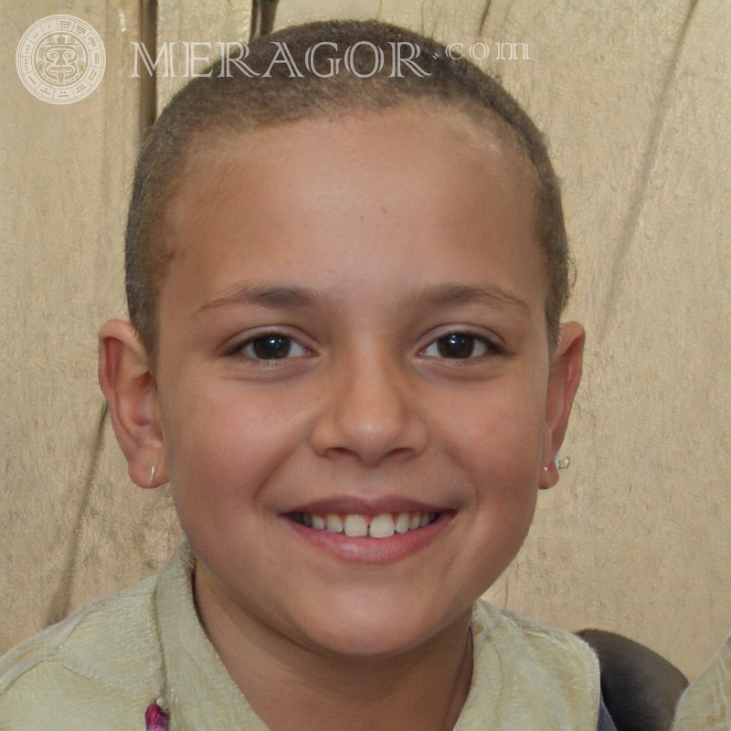 Télécharger la photo du générateur de visage de garçon souriant Meragor Visages de garçons Européens Russes Ukrainiens
