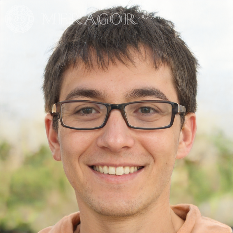 Cara de un chico de 18 años con gafas Rostros de chicos Europeos Rusos Caras, retratos