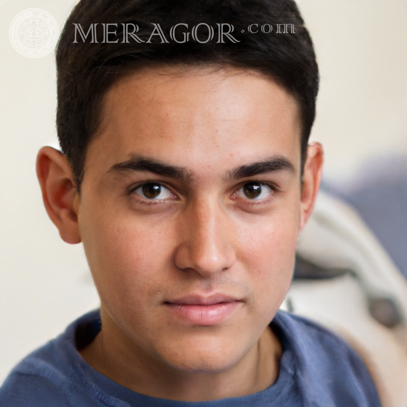 Laden Sie ein Foto des Gesichts eines süßen Jungen für die Website herunter Gesichter von Jungen Araber, Muslime Kindliche Jungen