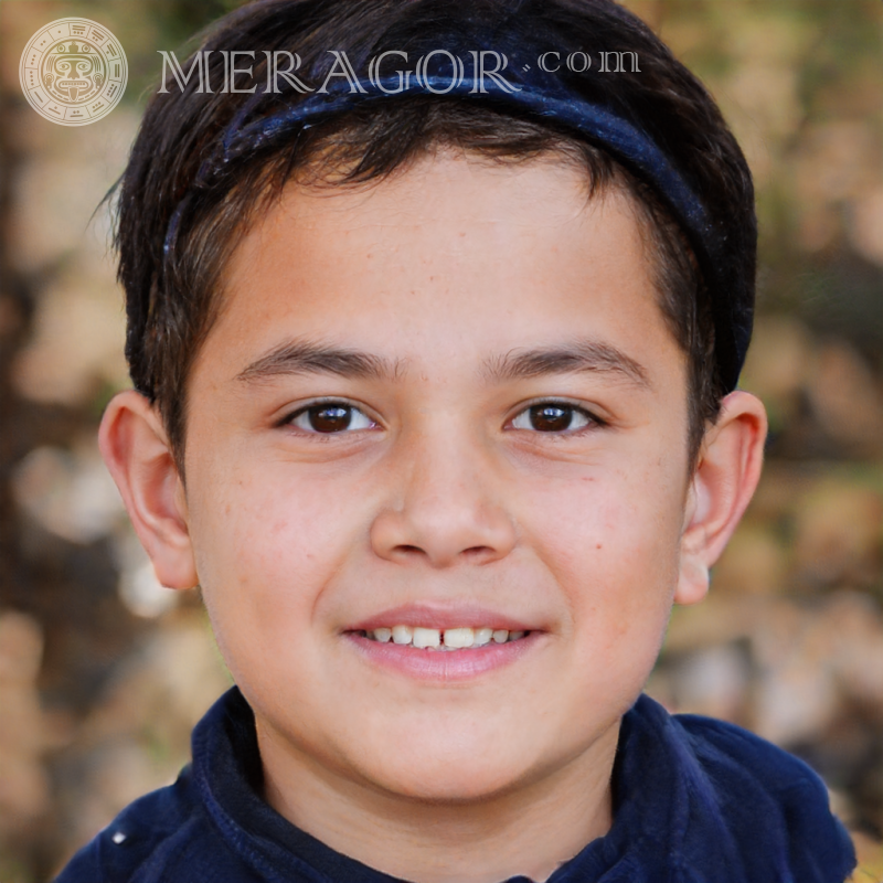 Télécharger la photo du visage un garçon joyeux de 7 ans le meilleur Visages de garçons Européens Espagnols Portugais