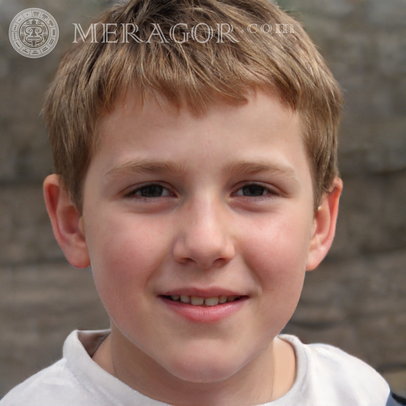 Baixe a foto do rosto de um menino fofo de 6 anos em boa qualidade Rostos de meninos Europeus Russos Ucranianos