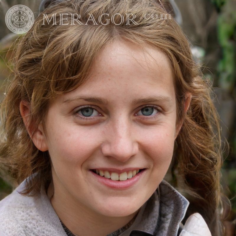 Le visage une fille russe de profil Visages de petites filles Européens Russes Visages, portraits