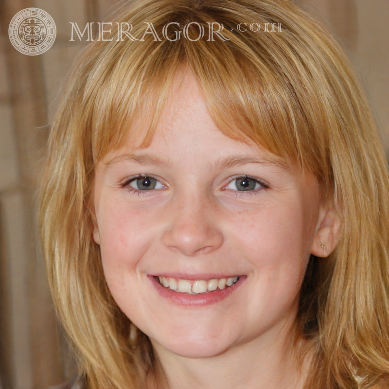 Le visage une fille russe de 9 ans Visages de petites filles Européens Russes Visages, portraits
