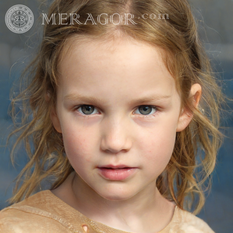 Le visage de la petite fille est faux Visages de petites filles Européens Russes Visages, portraits