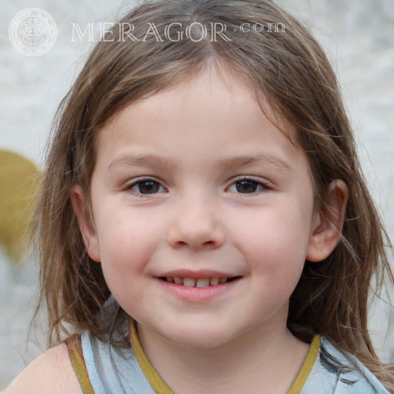 El rostro de una niña sonriente | 3 Rostros de niñas pequeñas Europeos Rusos Caras, retratos