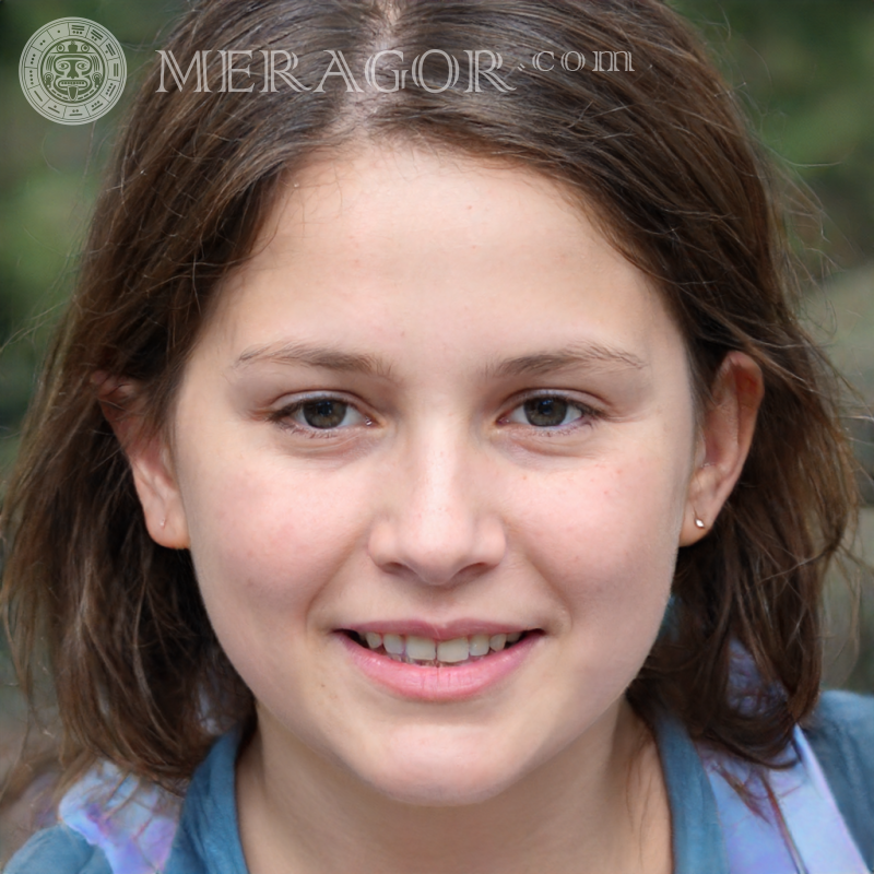 Gesicht eines Mädchens mit schwarzen Haaren Gesichter von kleinen Mädchen Europäer Russen Gesichter, Porträts