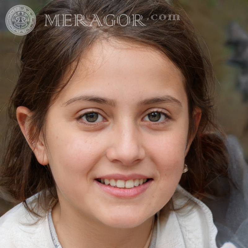Schöne Gesichter von Mädchen am Telefon Gesichter von kleinen Mädchen Europäer Russen Gesichter, Porträts