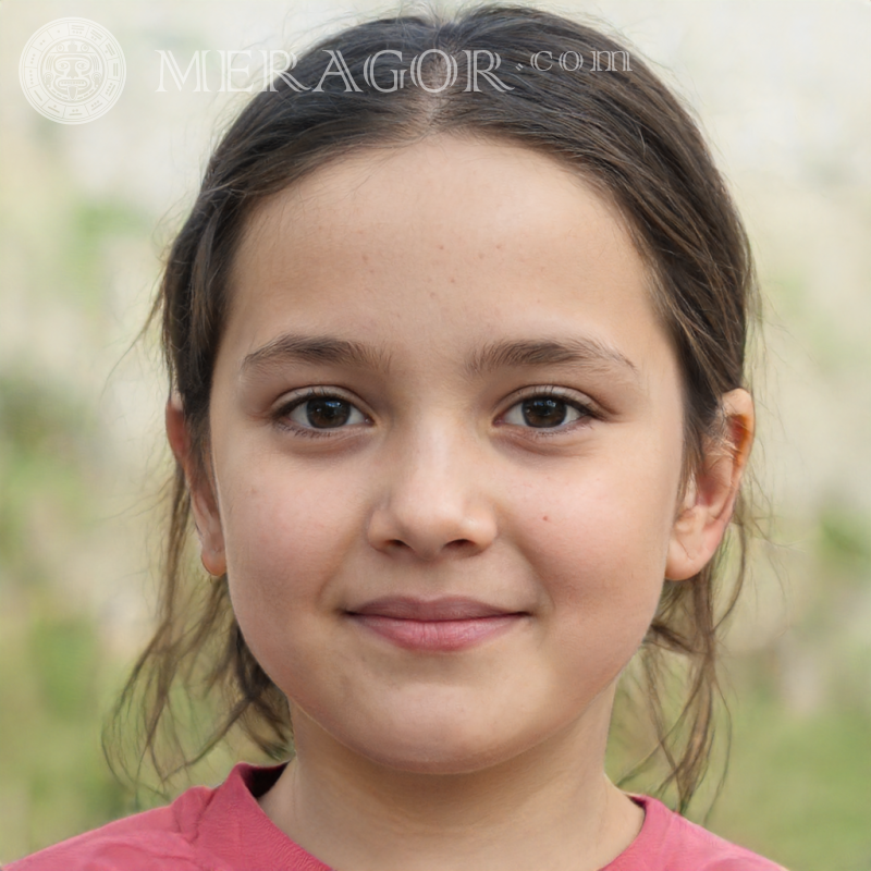 Petite fille face à de vraies photos à télécharger Visages de petites filles Européens Russes Petites filles