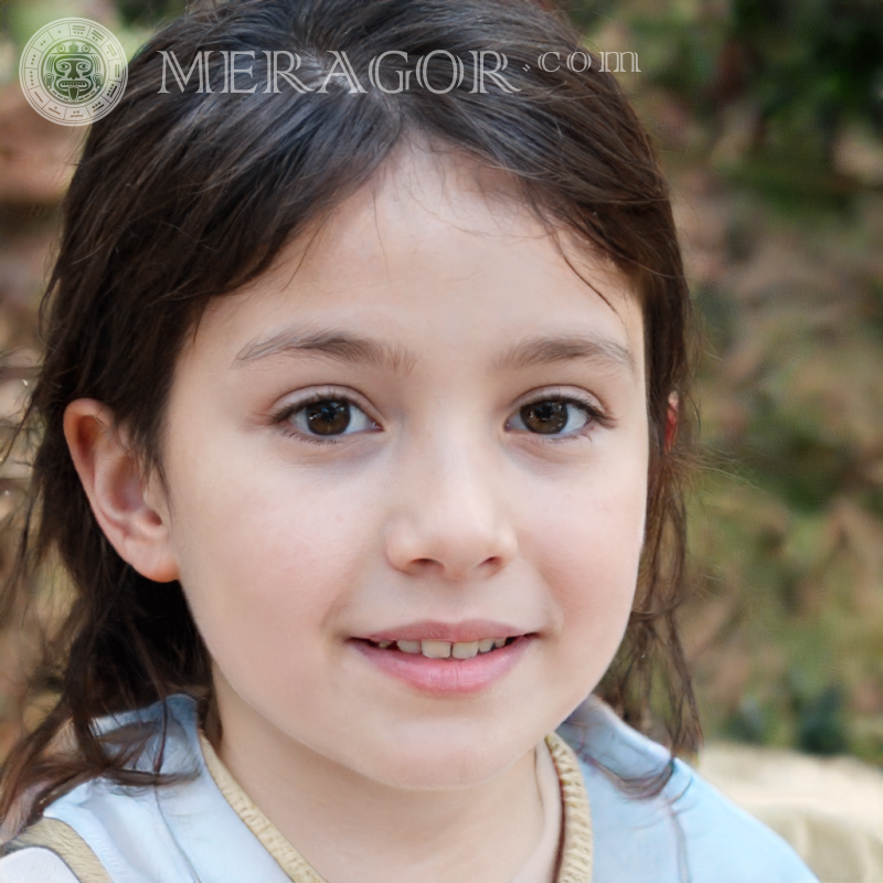 Visage de petite fille simple sur avatar Visages de petites filles Européens Russes Petites filles