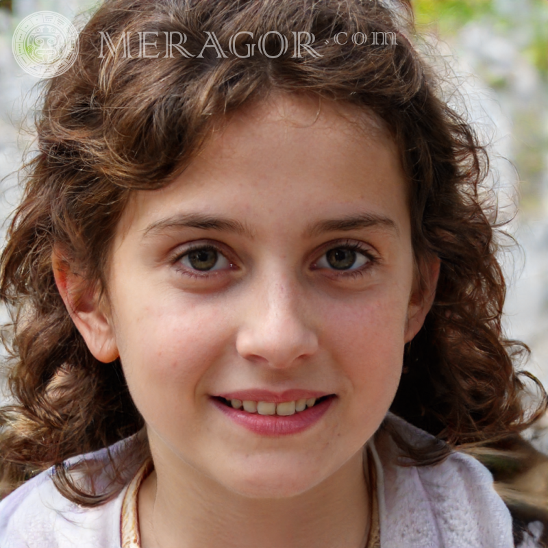Foto de hermosas chicas sonrientes Rostros de niñas pequeñas Europeos Rusos Niñas